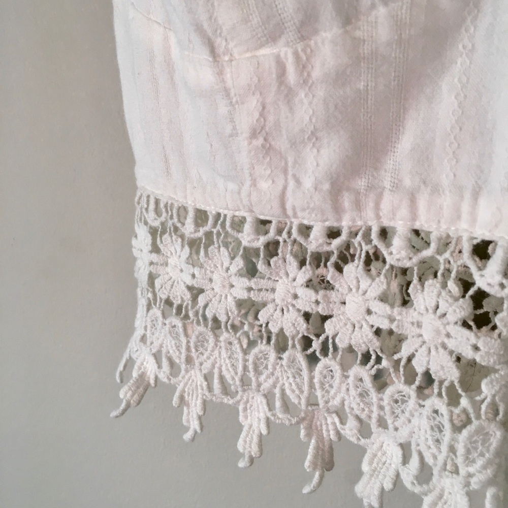 Forever 21 Cropped Lace Tank Top - Picture 3 of 5